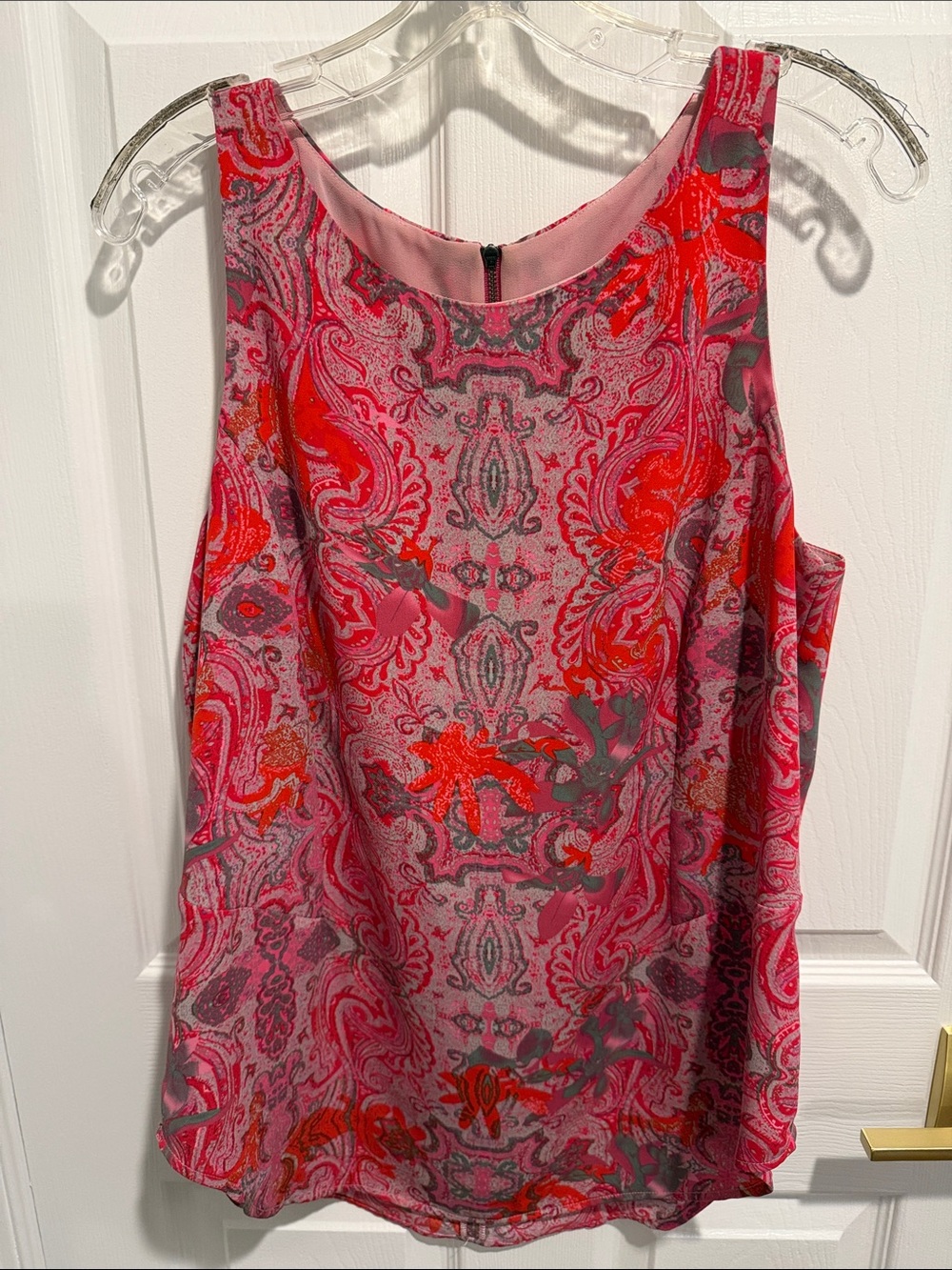 CAbi Women’s Pink & Red Paisley Sleeveless Tank Top